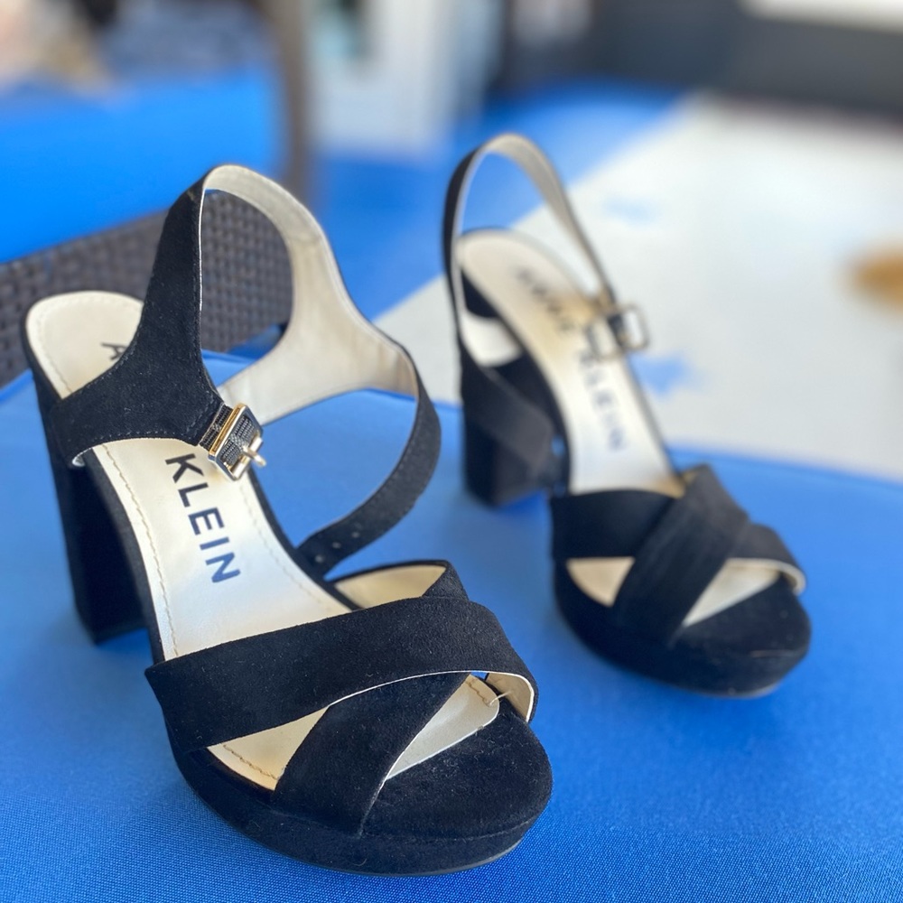 Black Anne klein heels